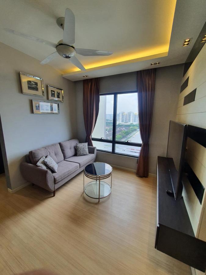 Usj One Subang Jaya By Widebed Apartment Ngoại thất bức ảnh