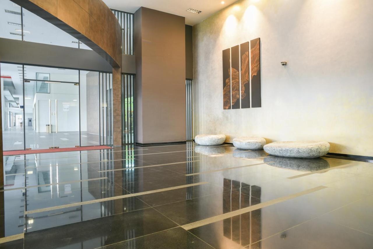 Usj One Subang Jaya By Widebed Apartment Ngoại thất bức ảnh